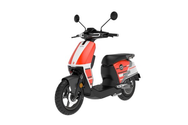 Super Soco CUX | elektriroller - Ducati