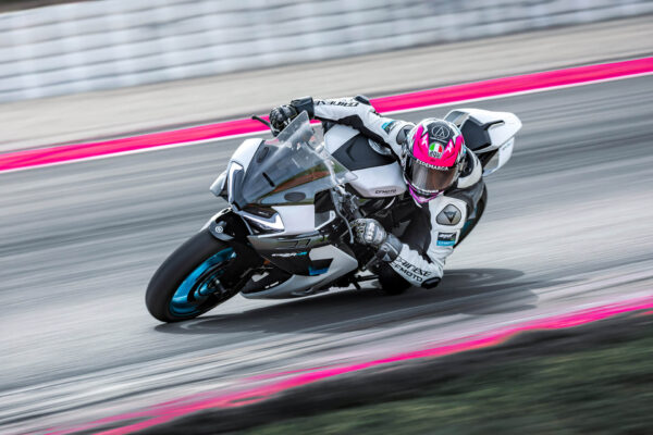 MOOTORRATTAD CFMOTO 675SR-R | mootorratas