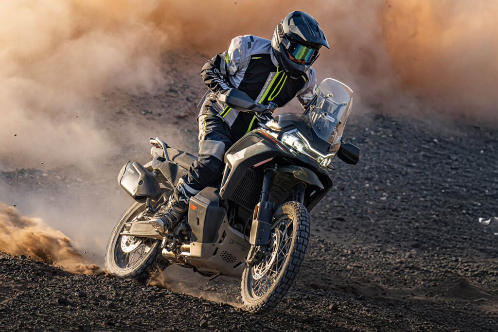 CFMOTO 1000MT-X mootorratas