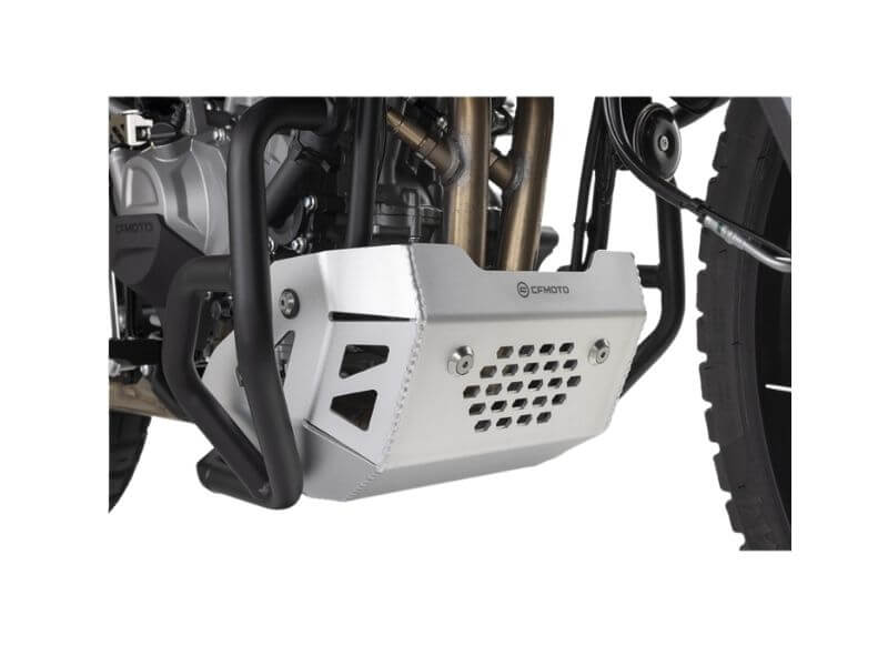• Valmistatud kõrgtugevast magneesium-alumiiniumsulamist, robotkeevitusega (4 mm paksus) • Arendatud ja testitud koos sõidukiga, tagades täpse sobivuse • Hoolikalt valitud materjalid maksimaalse kaitse saavutamiseks • Tugev ja töökindel integreeritud konstruktsioon • Täpselt positsioneeritud kinnitusavad võimaldavad lihtsat paigaldust ilma kahjustusteta